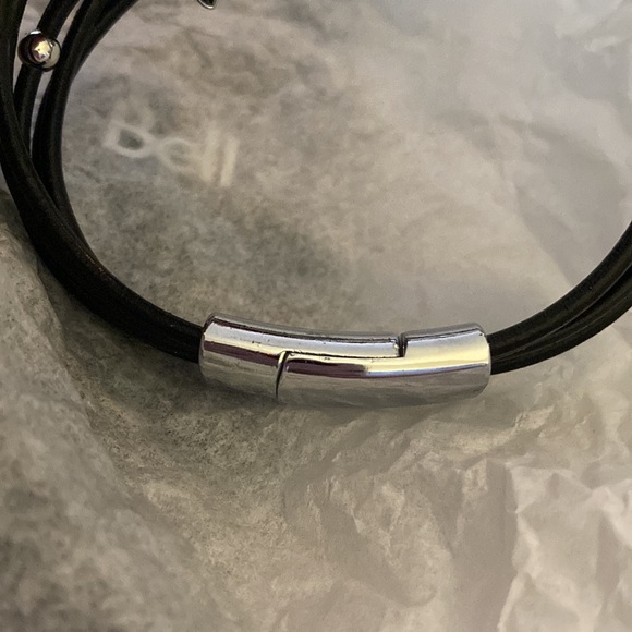 NWOT - BLACK WRAP LEATHER STRAP HAMSA BRACELET WITH MAGNETIC CLOSURE - Picture 7 of 12